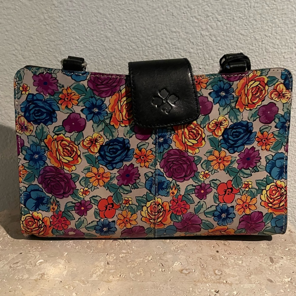 Rienzo Satchel
Spanish Villa. Patricia Nash
